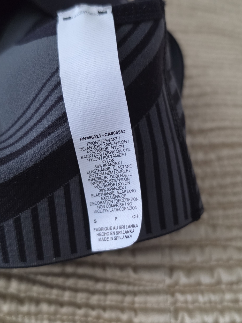 Nike Fe/Nom Flyknit Black Gray Seamless Striped High-Support Sports Bra Small - Picture 5 of 7